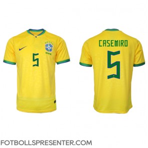 Brasilien Casemiro #5 Hemma Matchtröja VM 2022 Kortärmad